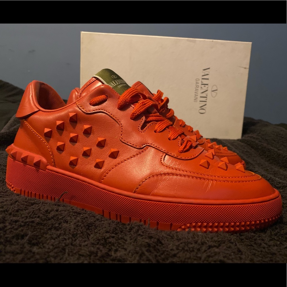 Valentino Garivani rock stud basketball snearker